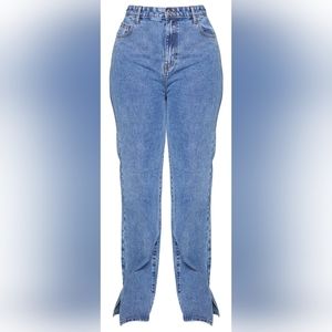 PrettyLittleThing Plus Size Vintage Wash Split Hem Jeans